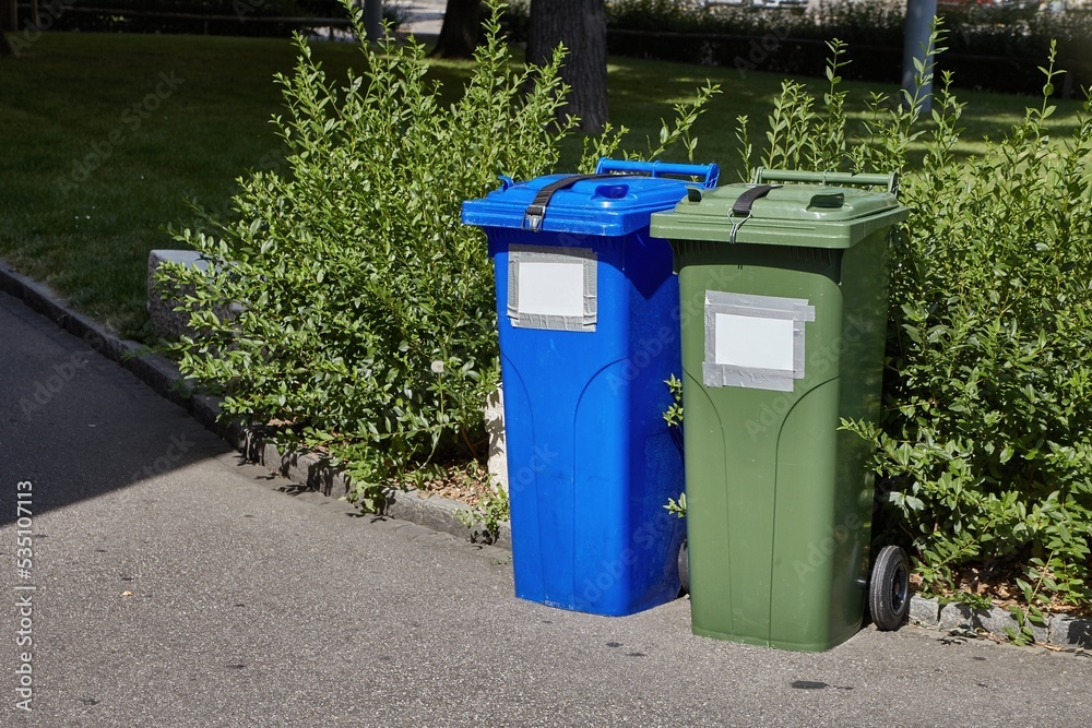 Dumpster garbage bin containers Dumpster garbage bin containers