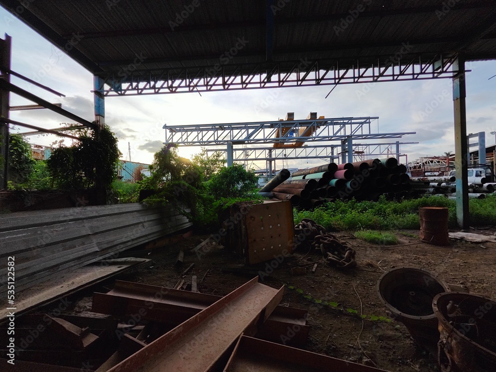 Fototapeta premium patio astillero abandonado