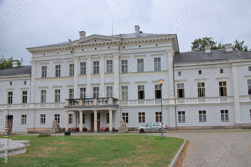 Klasycystyczny Pałac Jedlinka w Jedlinie-Zdroju, wybudowany ok. 1792 roku.