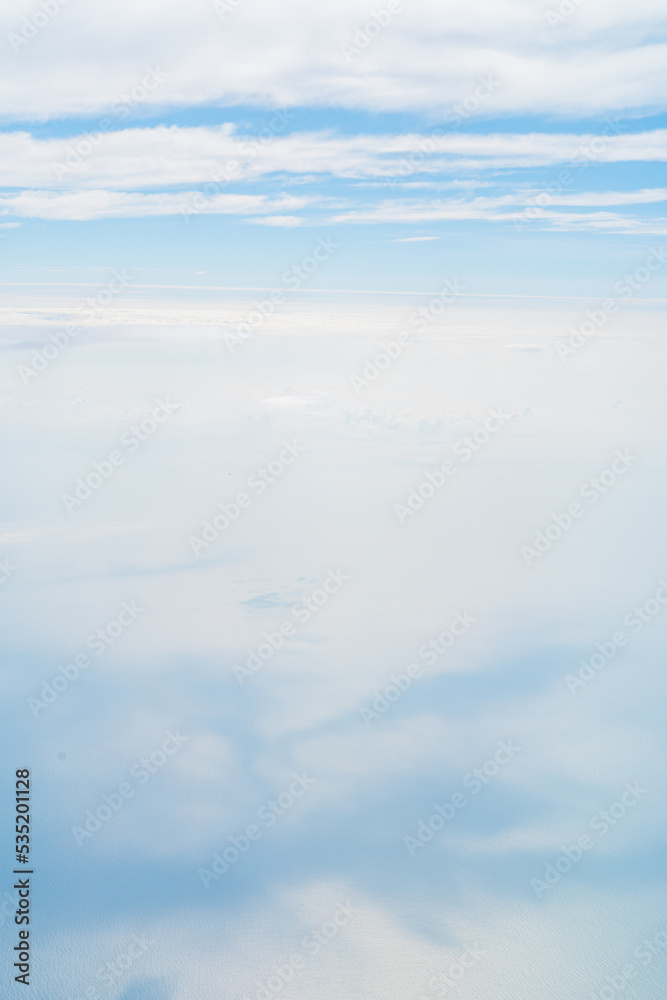 飛行機から見た一面の雲景色 cloud sky view