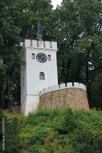 Neogotycka Wieża Zegarowa Anny w Szczawnie-Zdroju.