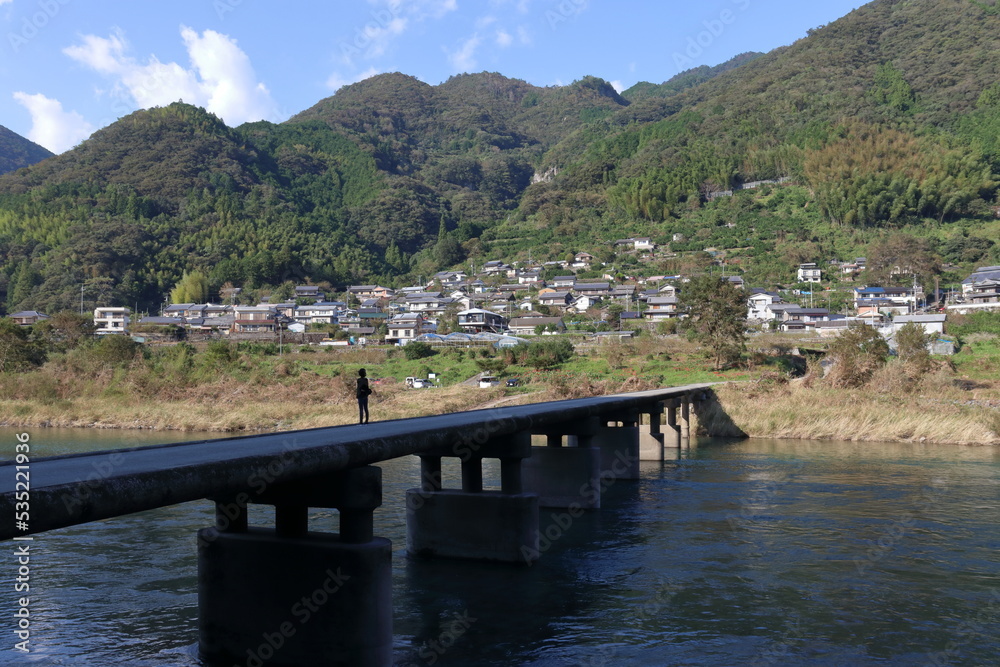 暮れゆく浅尾沈下橋　（高知県　越知町）