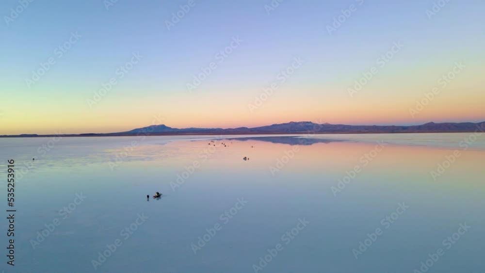 Abendstimmung in der Uyuni Salzwüste - Flug rückwärts