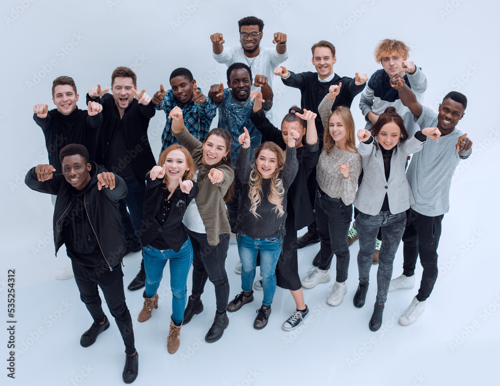 Obraz premium group of diverse young people looking at the camera