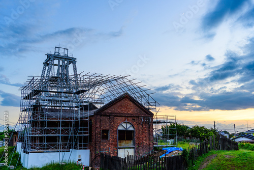 夕焼けの炭鉱風景「三池炭鉱　宮原抗」
Coal mine scenery at sunset ``Miike coal mine Miyahara pit''
日本の近代化を支えた、貴重な炭鉱遺構
日本(夏)2022年撮影
Japan (Summer) Taken in 2022
九州・福岡県大牟田市
Omuta City, Fukuoka Prefecture, Kyushu photo