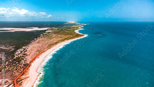 Praia Tropical Brasil Nordeste Paradisíaco Paraíso São Miguel do Gostoso Rio Grande do Norte Brasileiro Verão Viagem Turismo Viajar Mar Oceano Céu Drone Aéreo Paisagem Veraneio Aventura Areia 