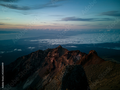 Mountain ridge mount Rinjani © Ivo