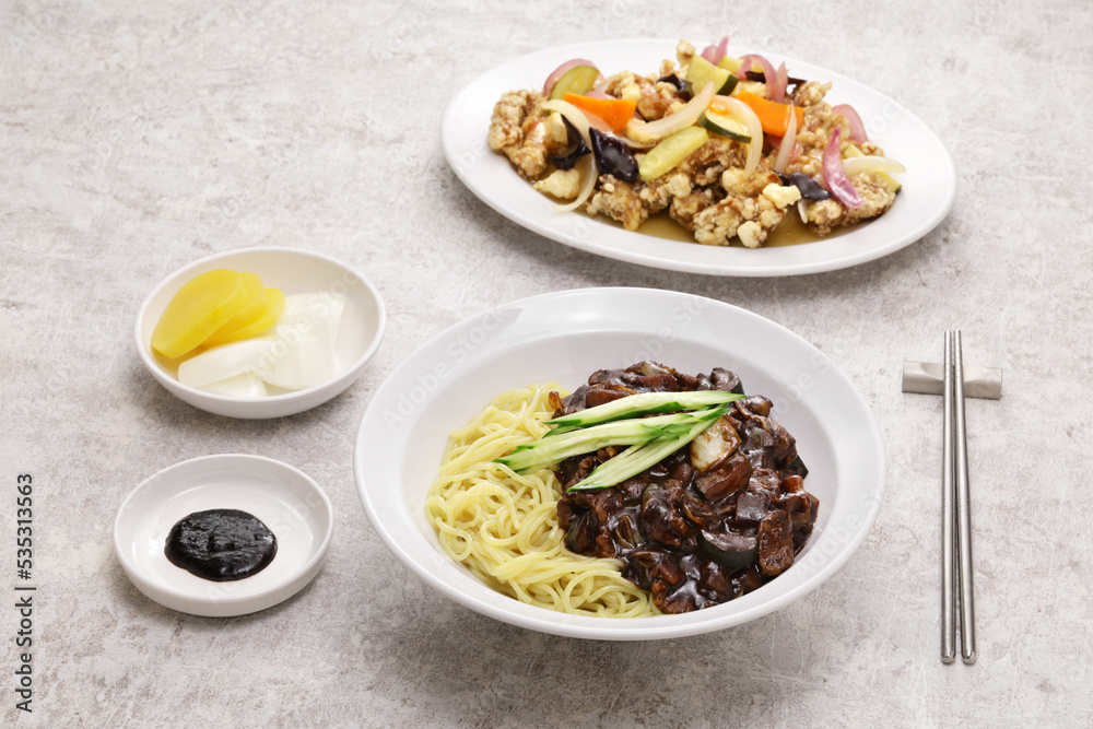 Φωτογραφία Jajangmyeon and Tangsuyuk are a popular Korean Chinese dish known as Korean black bean noodles and Korean sweet and sour pork