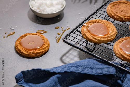 Biscuits with salted caramel photo