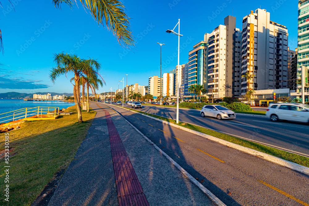 prédios e a calçada da avenida beira mar norte em  Florianopolis Santa Catarina Brasil