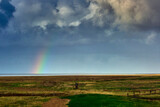 Regenbogen über der Nordsee in Spieka-Neufeld an der Wurster Nordseeküste.