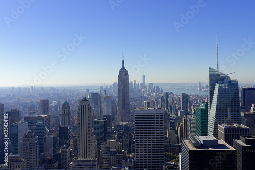 Ausblick auf Downtown Manhattan und Empire State Building vom Rockefeller Center, Manhattan, New York City, New York ©  Egon Boemsch