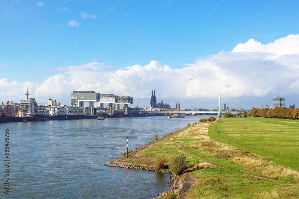 Fototapeta premium Rhein bei Köln
