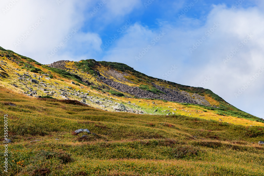 Fototapeta premium 初秋の富山県室堂の景色・黒部立山アルペンルート