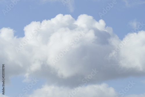 Weisse Quellwolken, Blauer Himmel, Deutschland © detailfoto