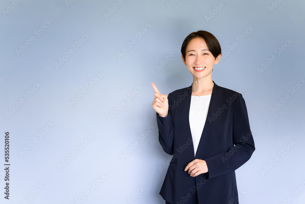ビジネスで使いやすいオススメする女性