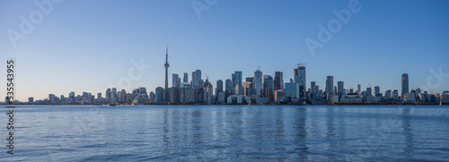 Canvas Print city skyline from the lake