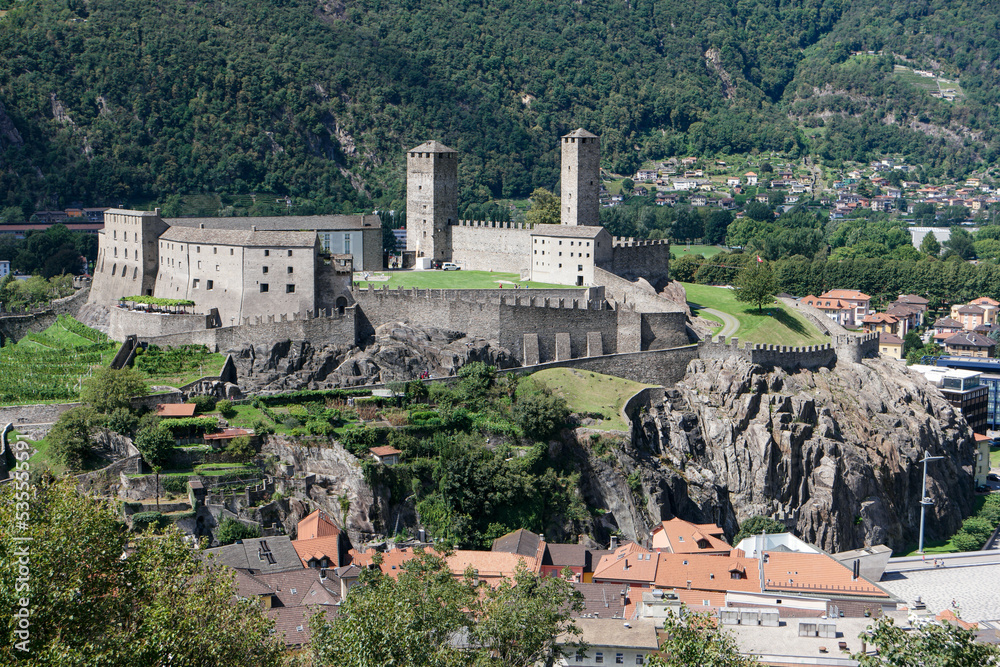 mura e fortificazioni presso Bellinzona