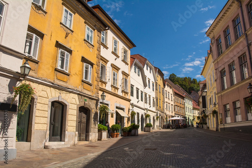 Fototapeta Naklejka Na Ścianę i Meble -  The picturesque Gornji Trg street in the upper old town of central Ljubljana
