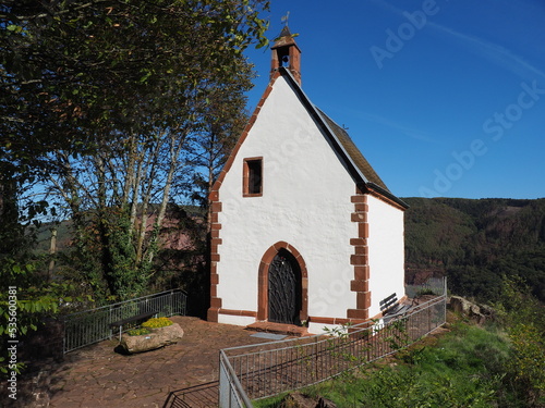 St.-Michaels-Kapelle bei Taben-Rodt im Herbst photo