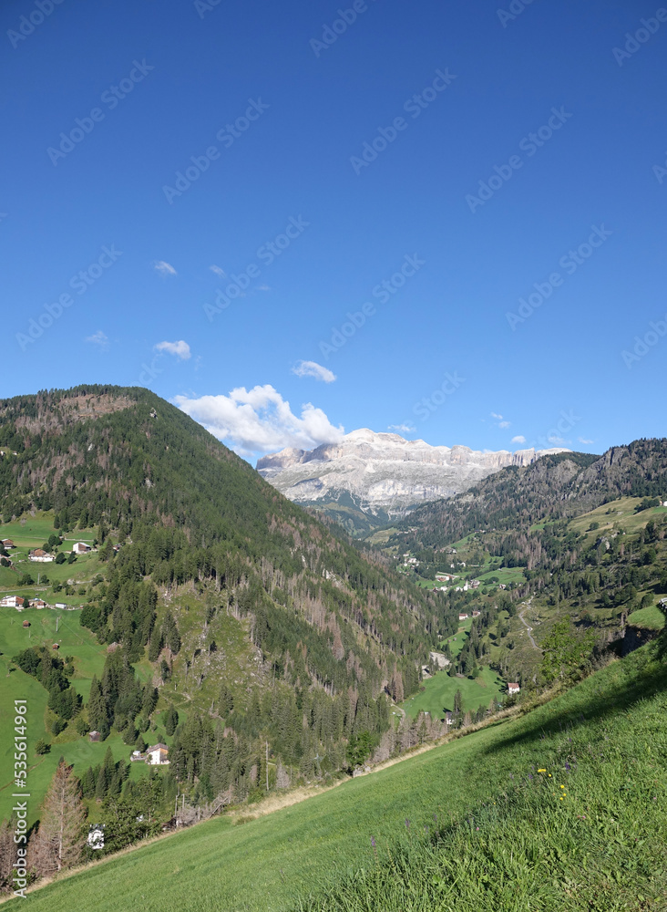 Blick von Livinallongo del Col di Lana zur Sella