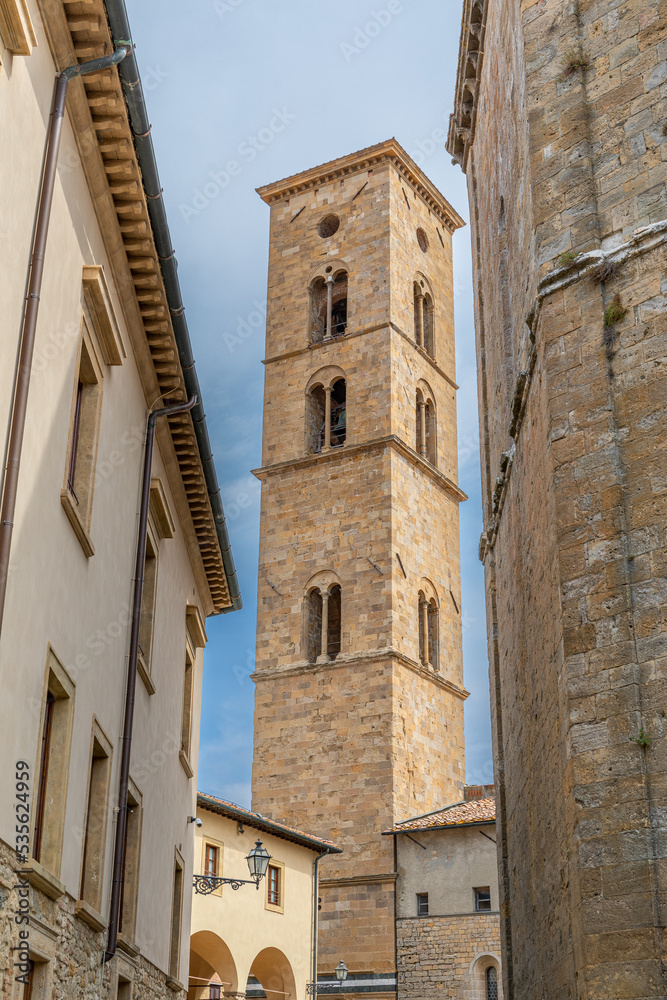 Campanile de la Cathédrale Santa Maria Assunta, à Volterra, Italie