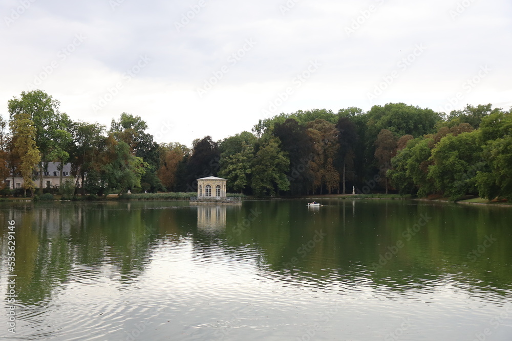 L'étang des carpes, château de Fontainebleau, ville de Fontainebleau, département de Seine et Marne, France