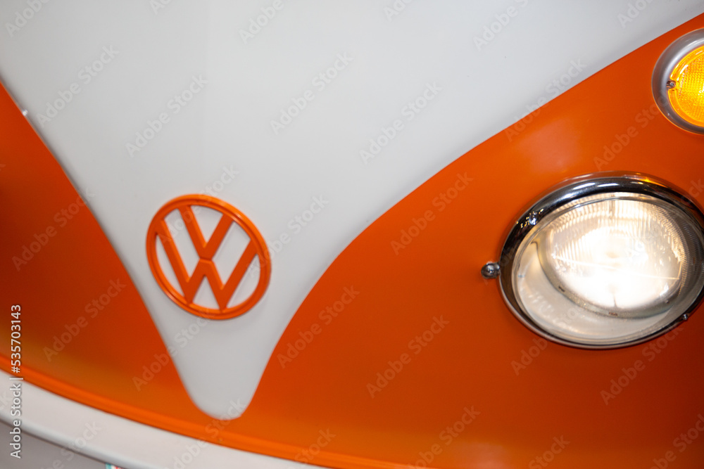 Volkswagen Old vintage minibus retro classic front logo brand sign bus ...