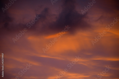 Fototapeta Naklejka Na Ścianę i Meble -  Ciel étrange