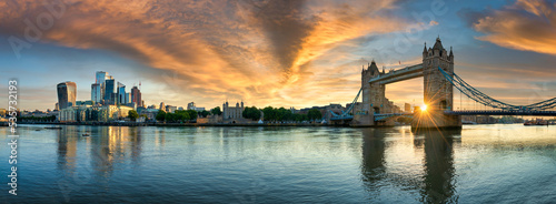 Photography Tower Bridge and city of London financial district at sunrise