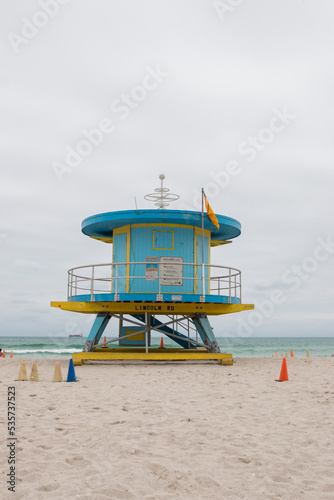 lifeguard tower on the beach © Hodossy