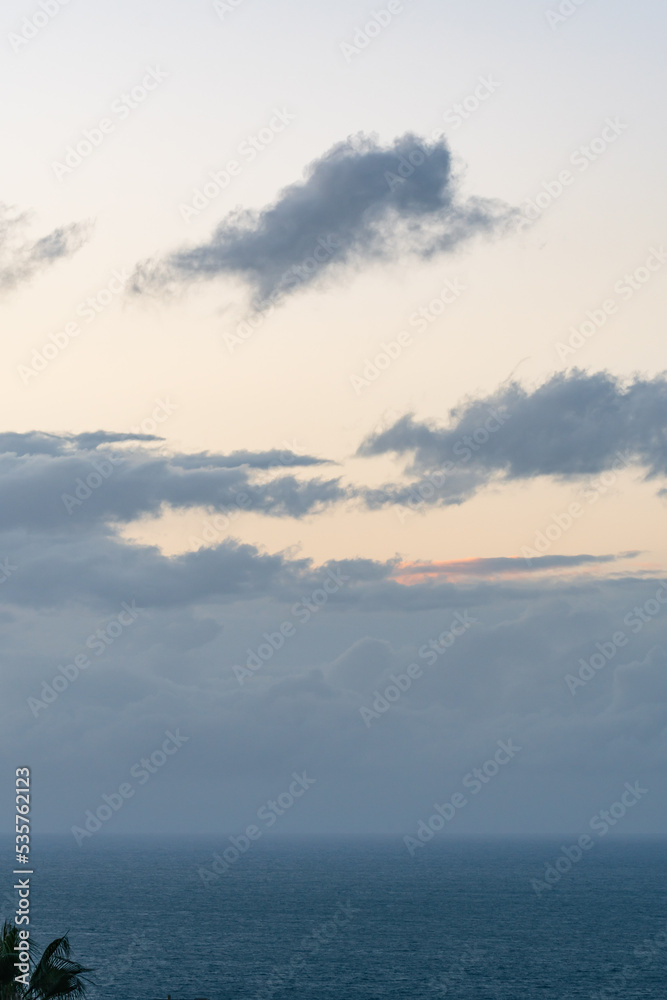 Paisaje con nubes en la isla de Tenerife. Paisaje con nubes en la isla de Tenerife.