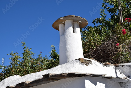 Chimenea típica de un pueblo.