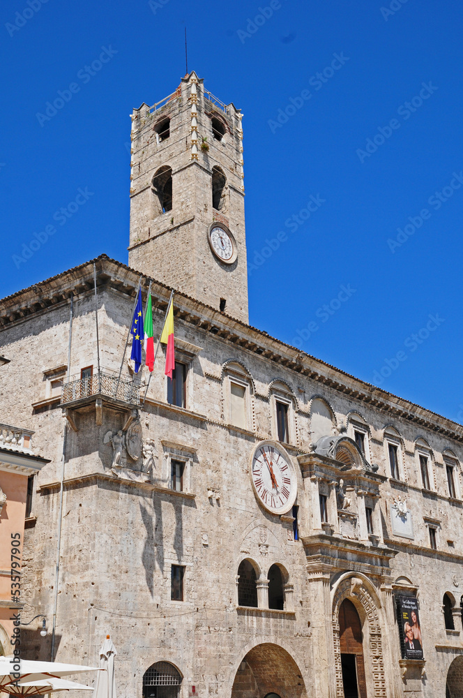 Ascoli Piceno, Piazza del Popolo e Palazzo dei Capitani - Marche