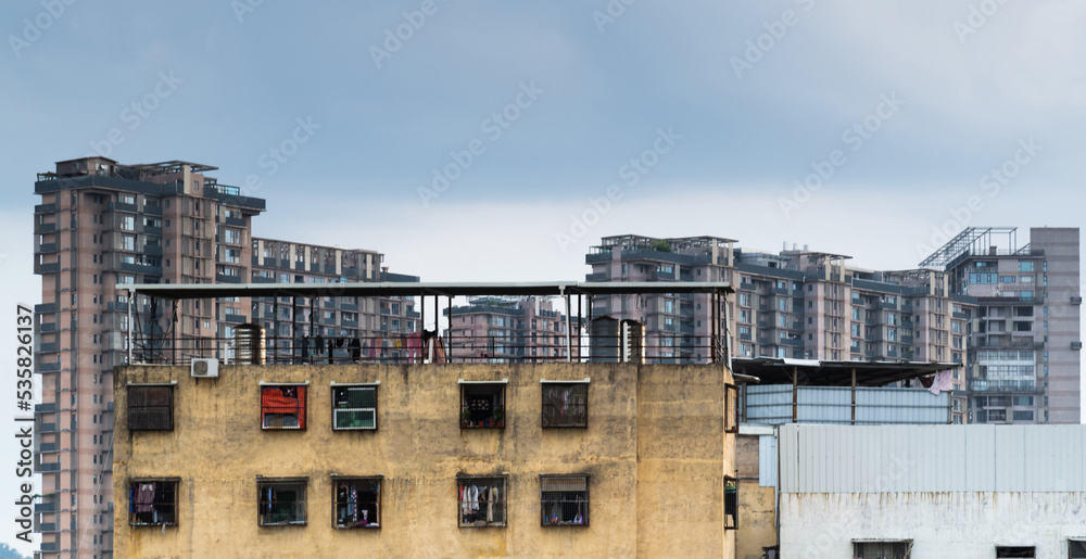 Fototapeta premium Old and modern buildings in the city