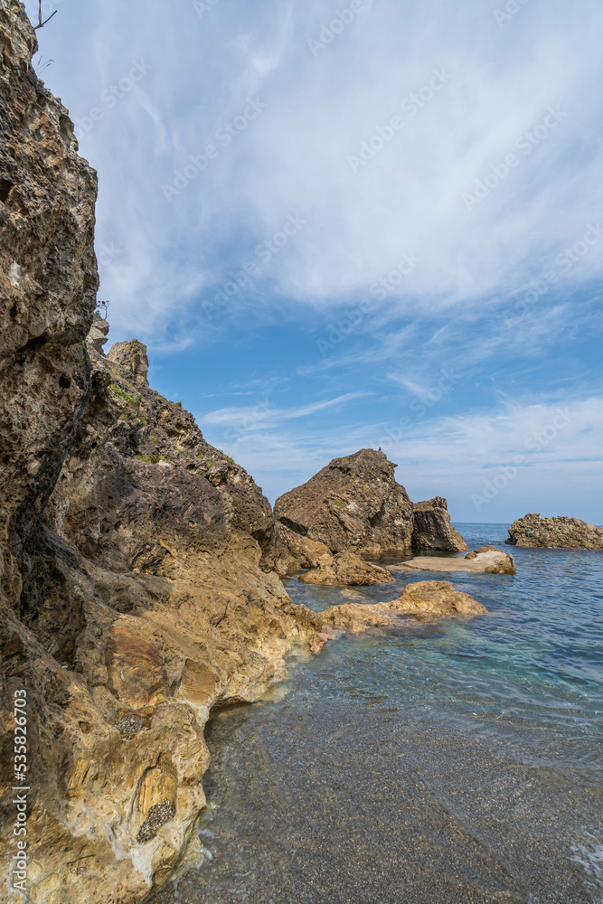 Fototapeta premium 窓岩