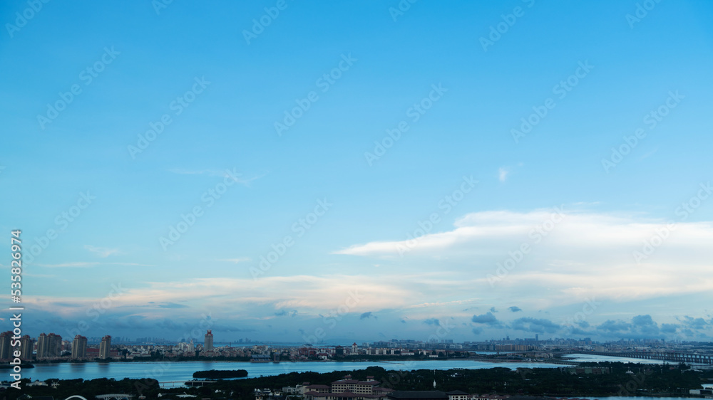 Fototapeta premium Seaside city under blue sky
