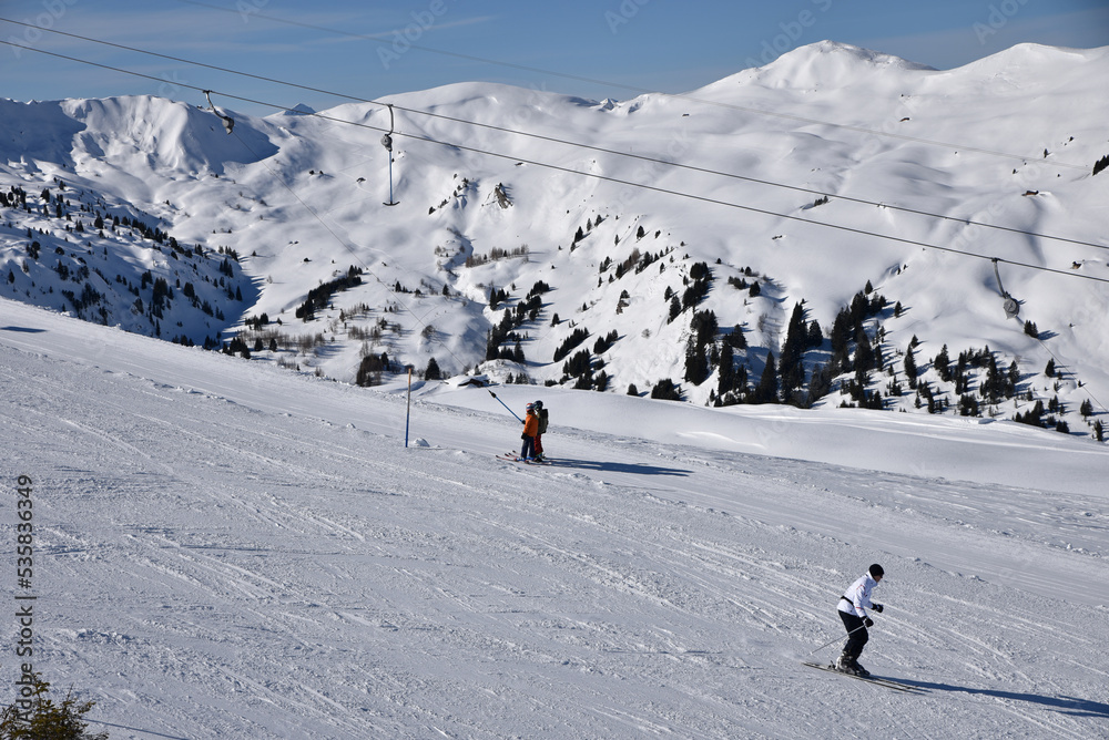Skier à Lenk dans l'Oberland bernois. Suisse