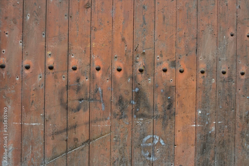 Fototapeta premium Gros plan portail vieillis