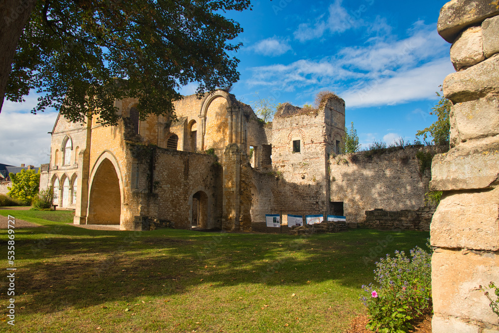 Wunderschöne stadt Senlis im Oise in Frankreich