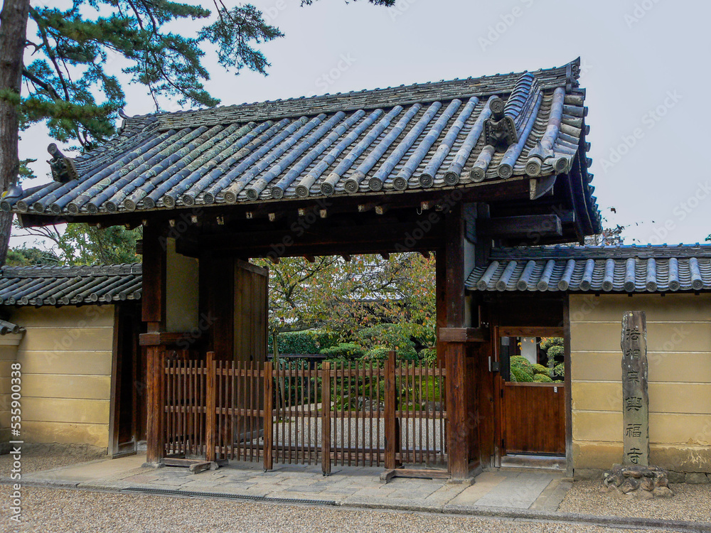 torii gate japanese shrine