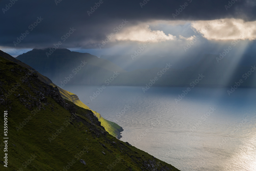 Standing on the Hvíthamar mountain ridge, you have a panoramic view of the Funningur fjord.