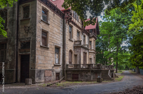 Old historic property of an American family of filmmakers in Poland © Arkadiusz