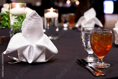 reception table setting