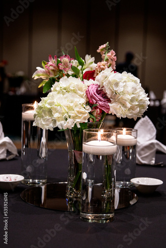 wedding table bouquet of roses