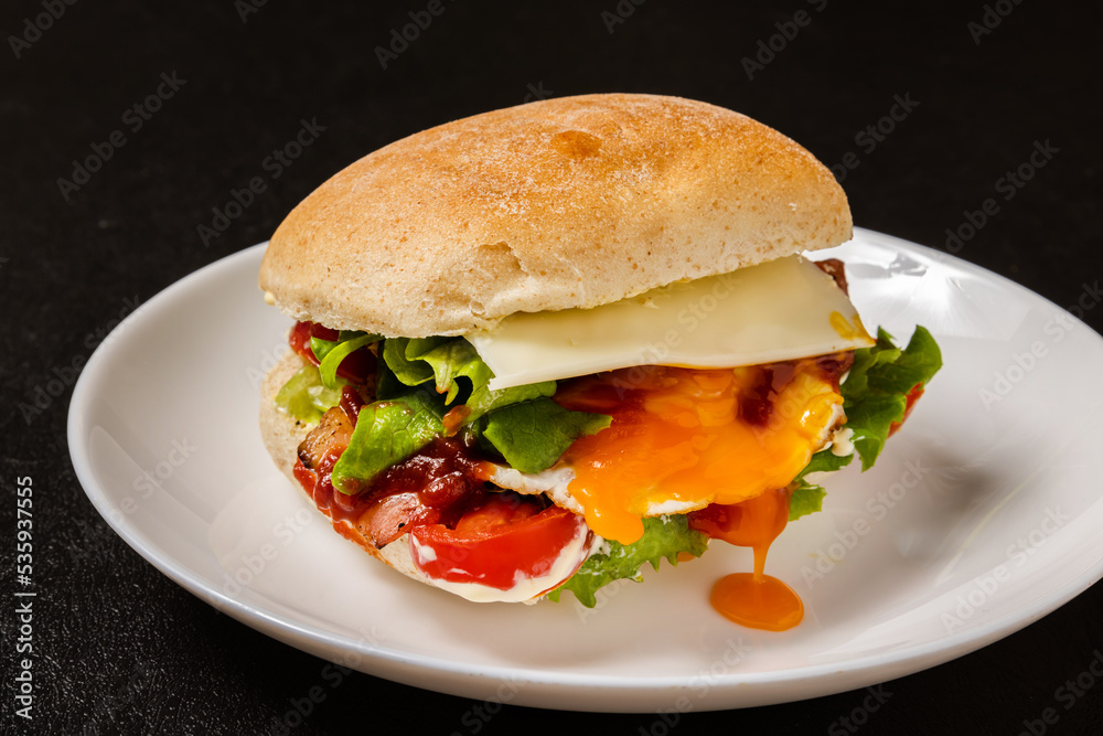 ベーコンエッグレタスサンドウィッチ　Bacon Lettuce Egg (BLT) Sandwich