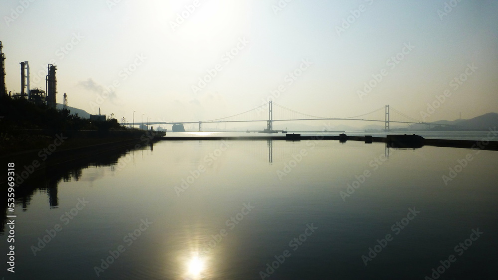 朝の白鳥大橋