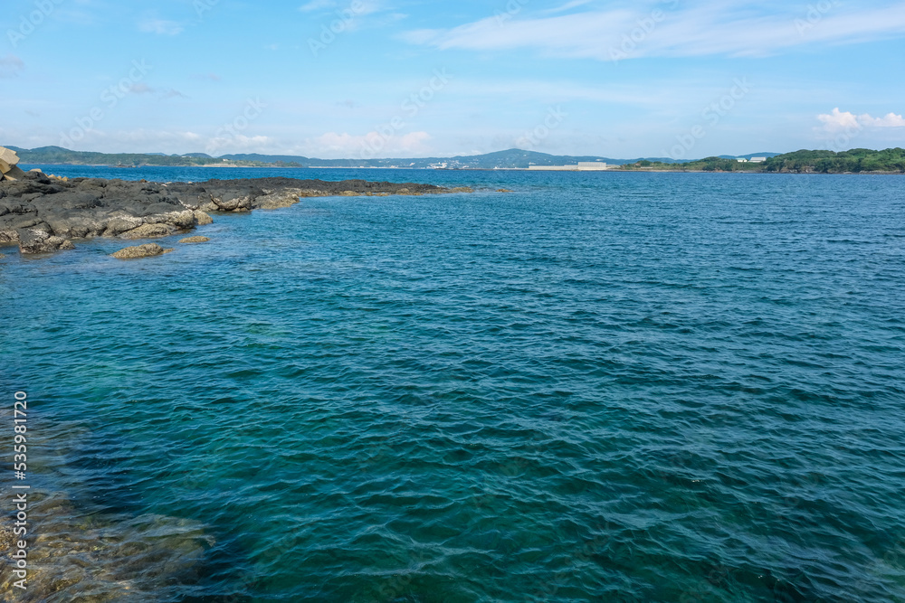 渡良三島の一つである長島から見る壱岐島 渡良三島の一つである長島から見る壱岐島