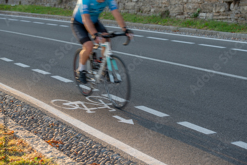 Road with cycle path © pierluigipalazzi