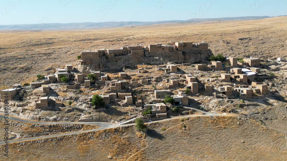 It is a village where Kurds came and settled after the departure of the Assyrians. It is thought to have been founded around 7,000 BC.